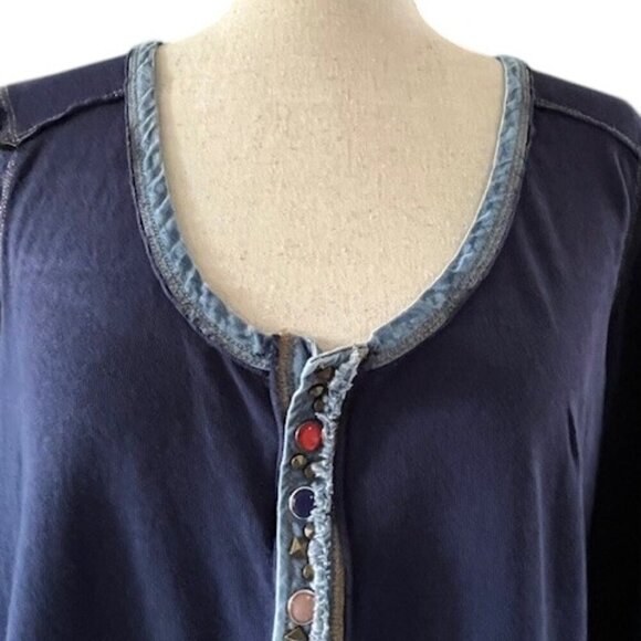 We The Free People Women Top Dallas Henley High Low Raw Hem Blue Stone Buttons S - Picture 8 of 14